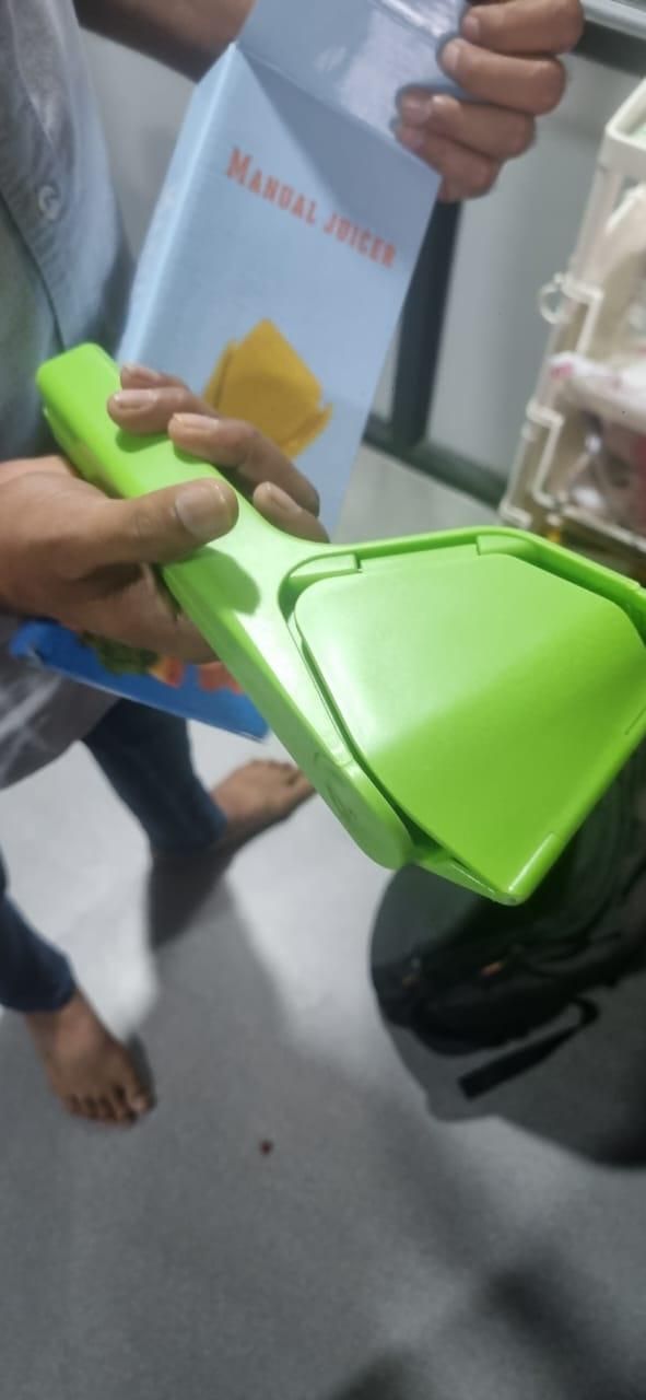 Manual Lemon Juicer – Easy & Effortless Citrus Squeezer