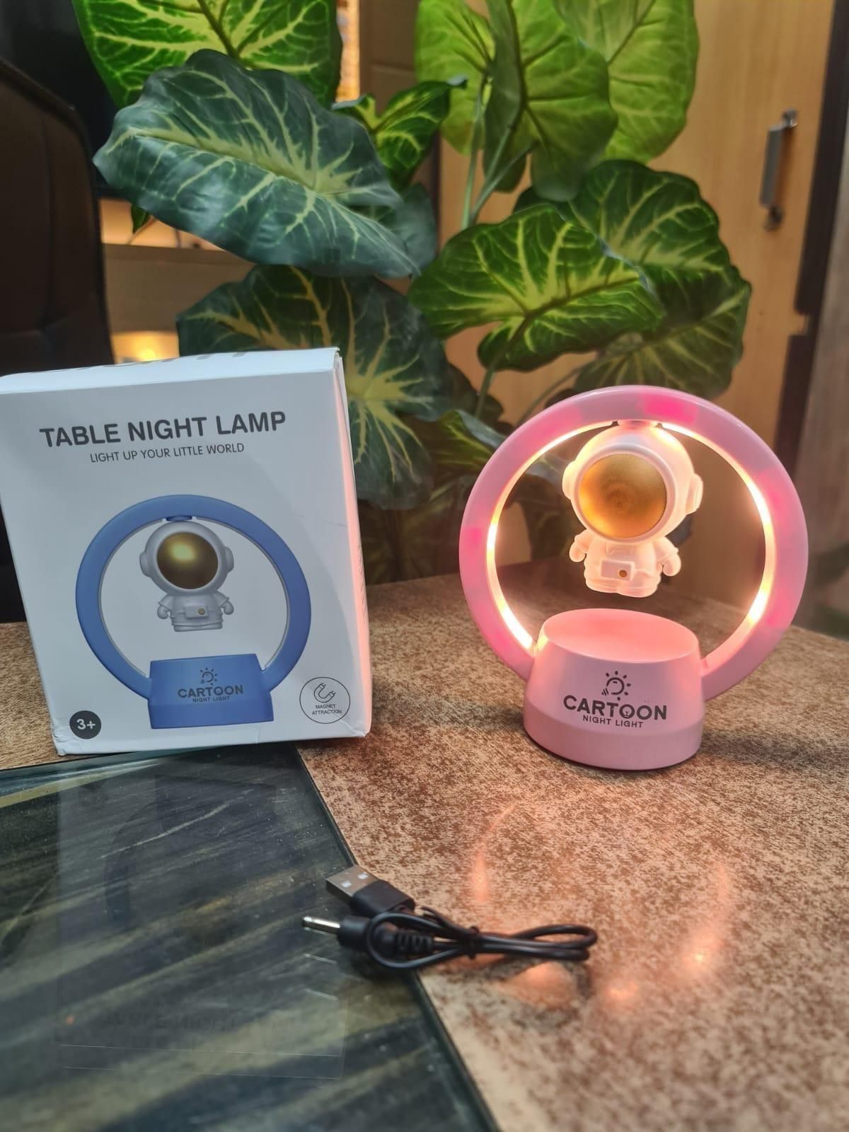 Table Lamp Astronaut Night Lamp With Floating Effect - noQMall