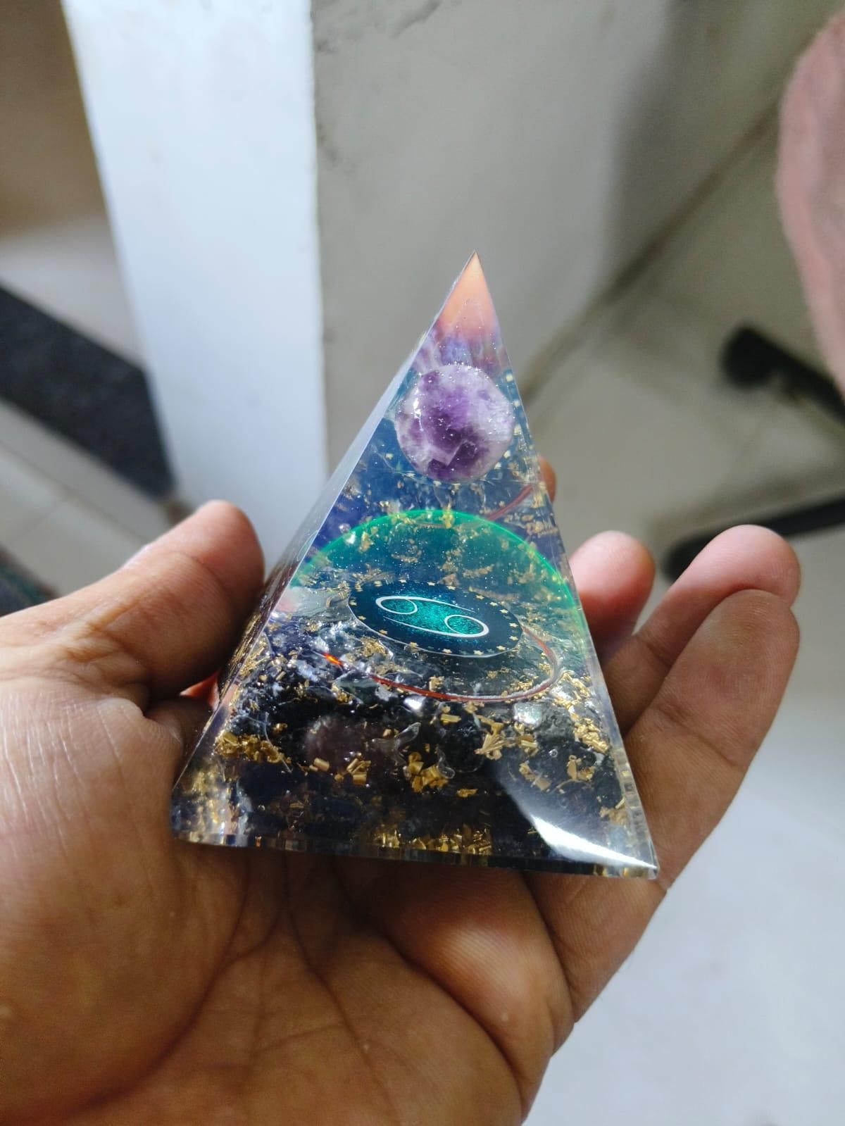 Powerful Chakra Orgone Pyramid for Reiki Healing and Energy Balance - noQMall